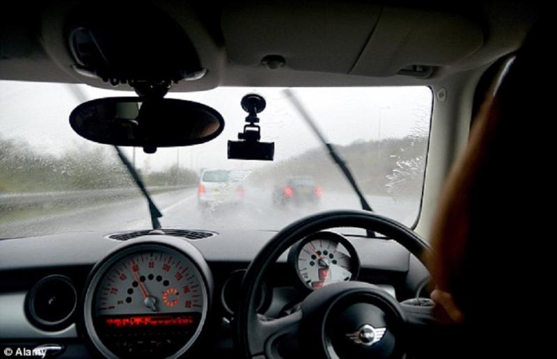 المحكمة العليا تقرر الاعتماد على تسجيلات كاميرات السيارات دليلا للحوادث