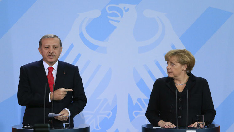 ميركل تشك بإحتمالية وقوف فتح الله غولن وراء الانقلاب الفاشل في تركيا