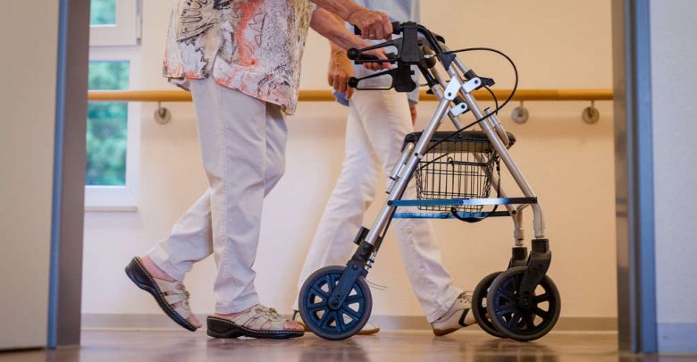 بدون دعودة مسبقة