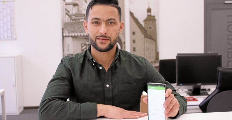 لاجئ عراقي يائس من رفض المؤجرين تأجير شققهم